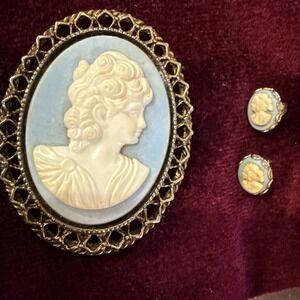 Vtg Framed Cameo Brooch Pin Blue Jasper ware With Matching Earrings